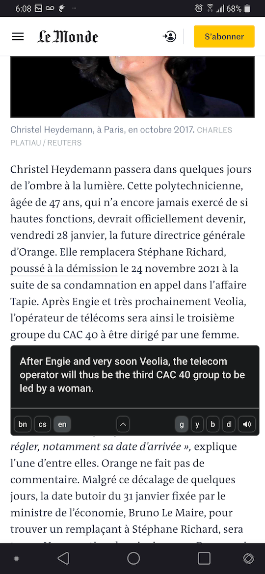 Firefox for Android shown with Le Monde in French, with an overlaty of translated text in English